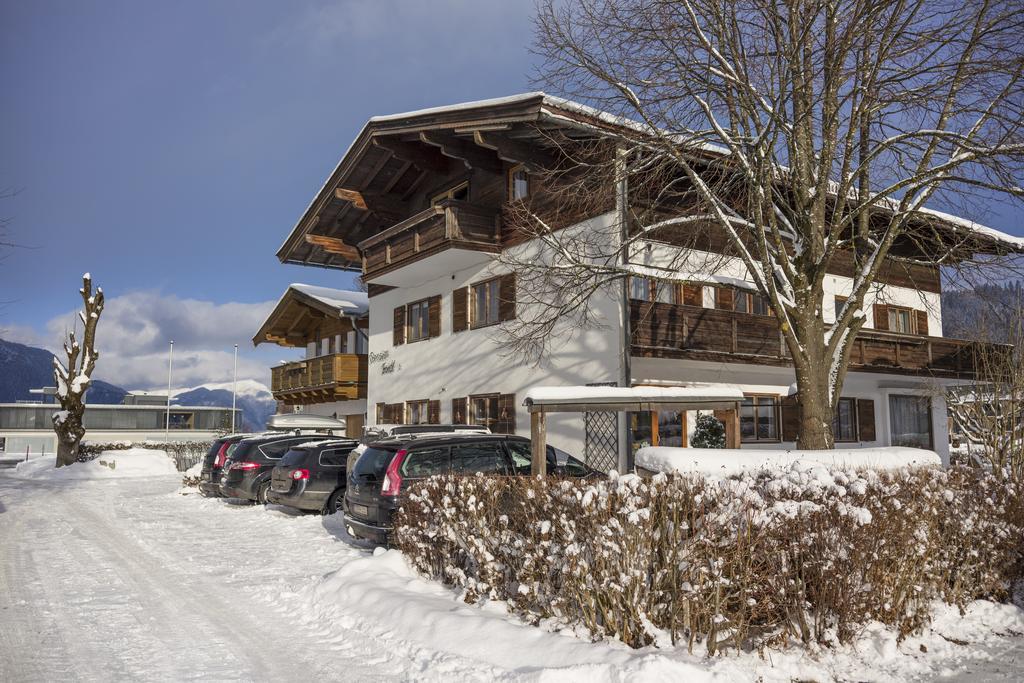 Bed And Breakfast Pension Foidl โอแบร์นดอร์ฟ อิน ทิโรล ภายนอก รูปภาพ