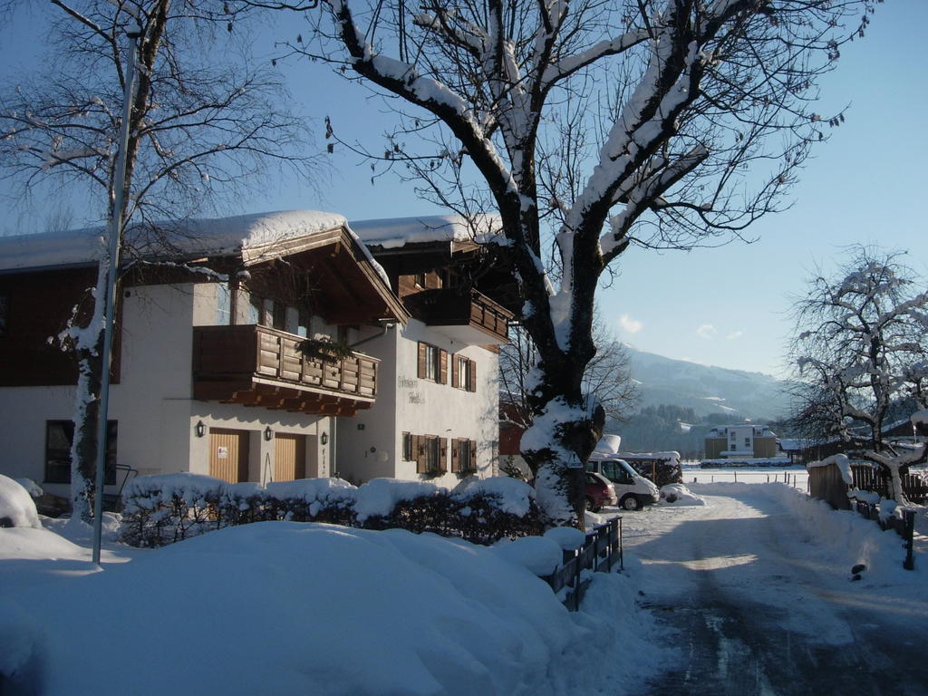 Bed And Breakfast Pension Foidl โอแบร์นดอร์ฟ อิน ทิโรล ภายนอก รูปภาพ
